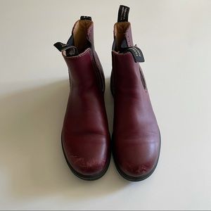 WOMEN'S BLUNDSTONES